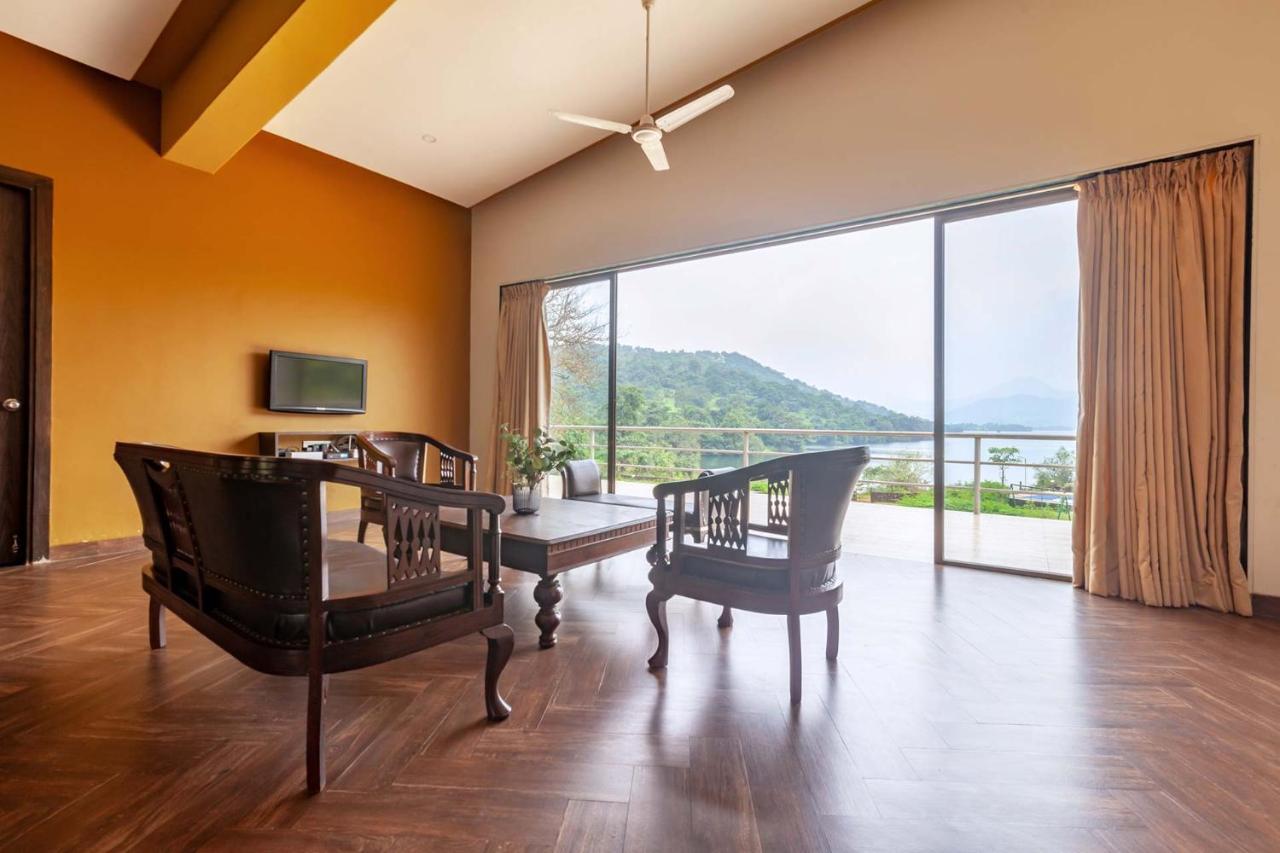 Stayvista'S Shivom Villa 2 - A Serene Escape With Views Of The Valley And Lake 로나발라 외부 사진